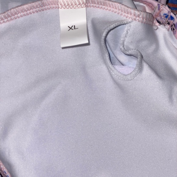 New Monokini Swimsuit with accent sleeves - Picture 11 of 13